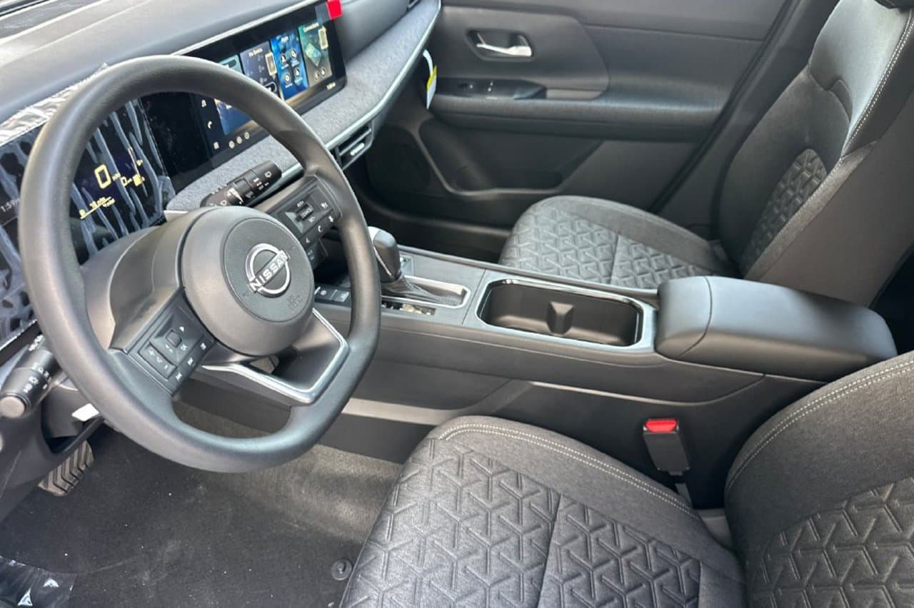 2027 Nissan Kicks SV 7
