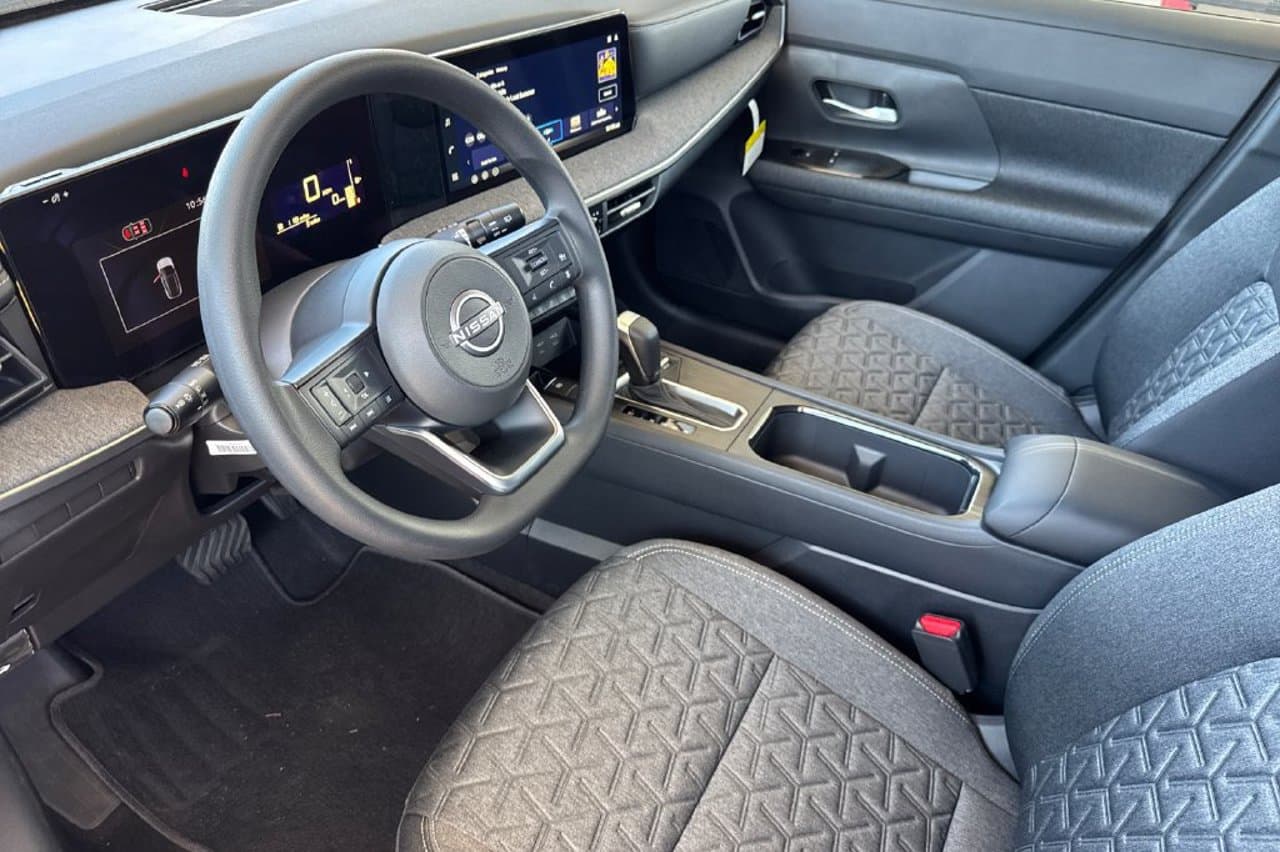 2027 Nissan Kicks SV 8