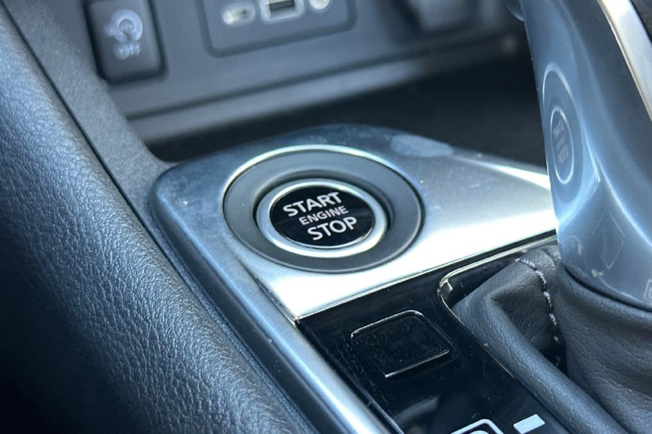 2025 Nissan Sentra SV 18