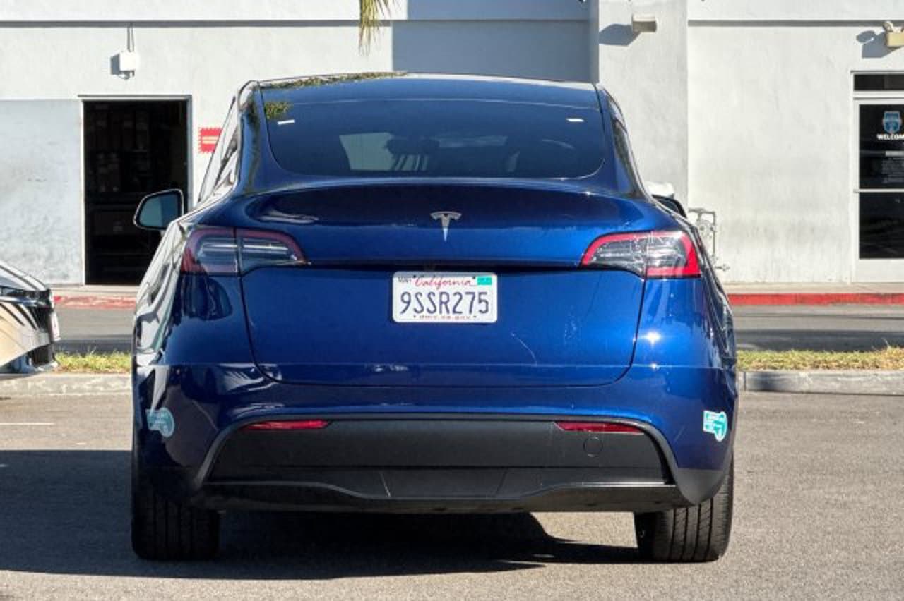 2025 Tesla Model Y Long Range 5