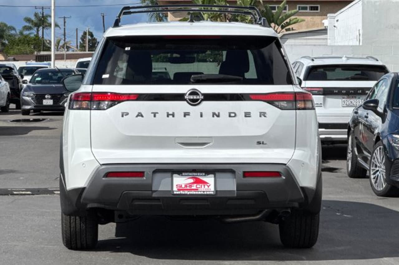 2026 Nissan Pathfinder SL 4
