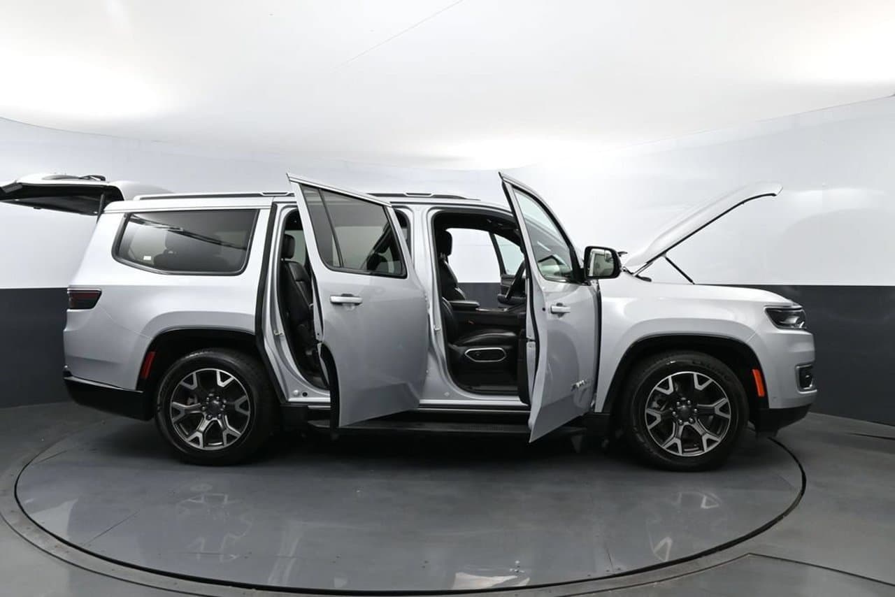 2024 Jeep Wagoneer Series III 30