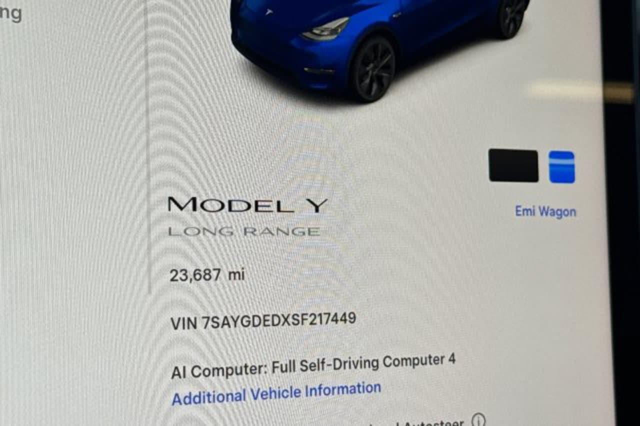 2025 Tesla Model Y Long Range 23