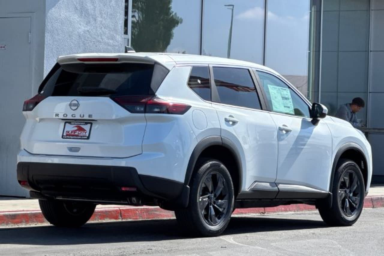 2026 Nissan Rogue SV 3