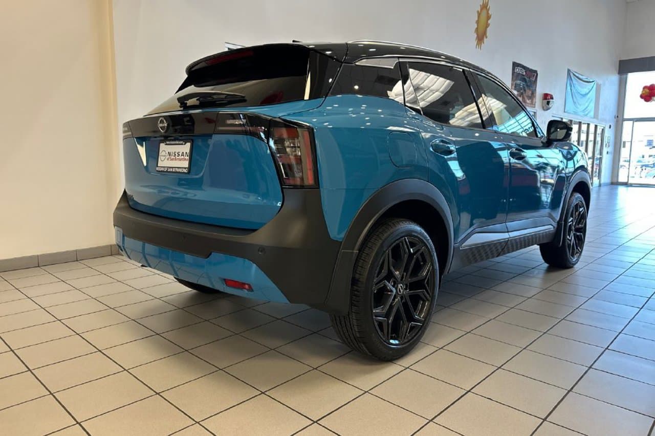 2027 Nissan Kicks SR 3