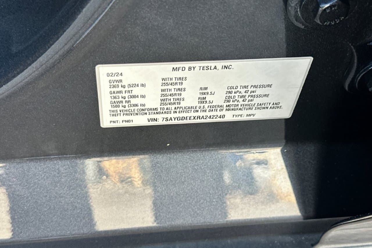2024 Tesla Model Y Long Range 23