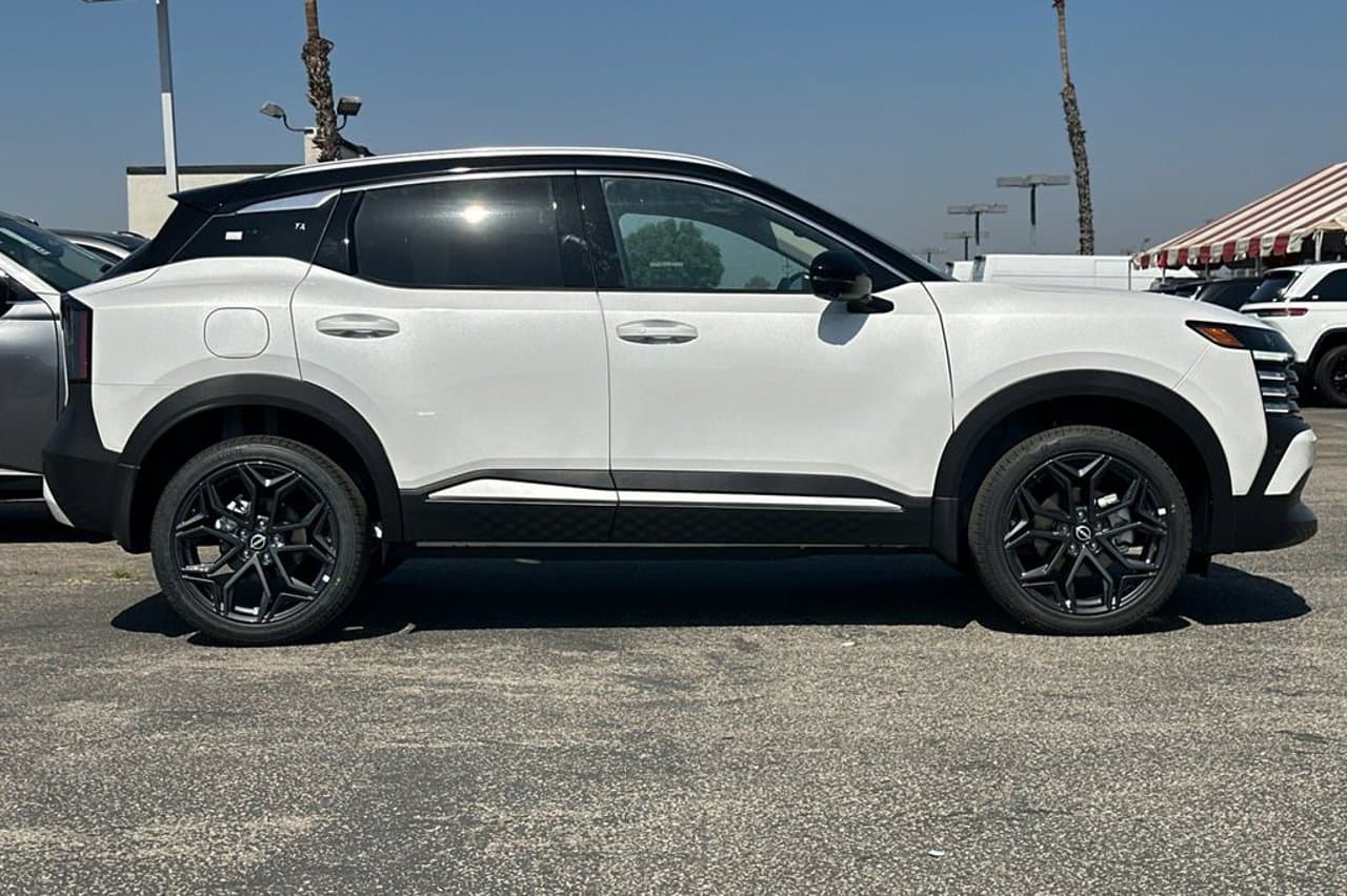 2026 Nissan Kicks SR 2