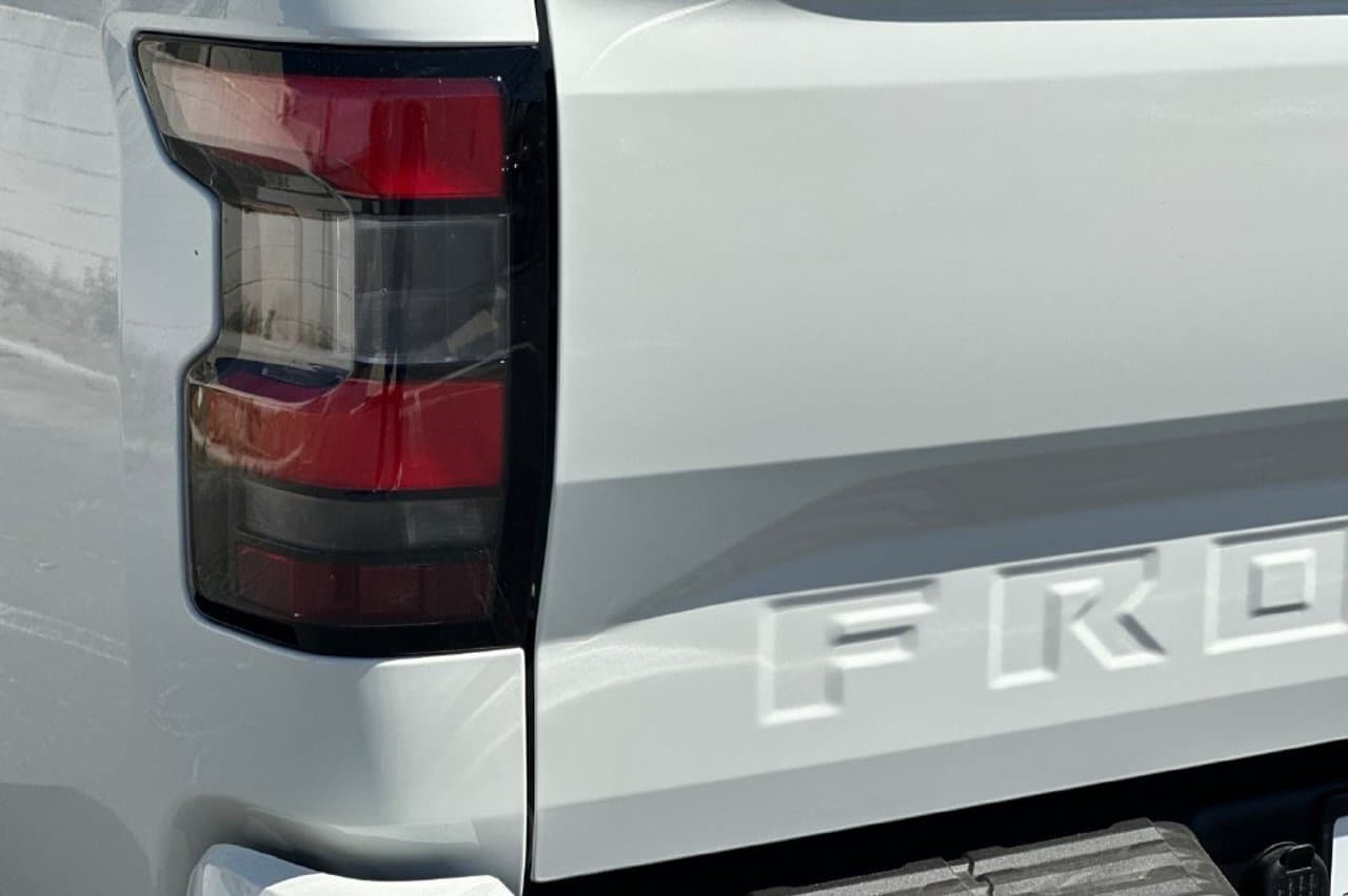 2026 Nissan Frontier SV 19