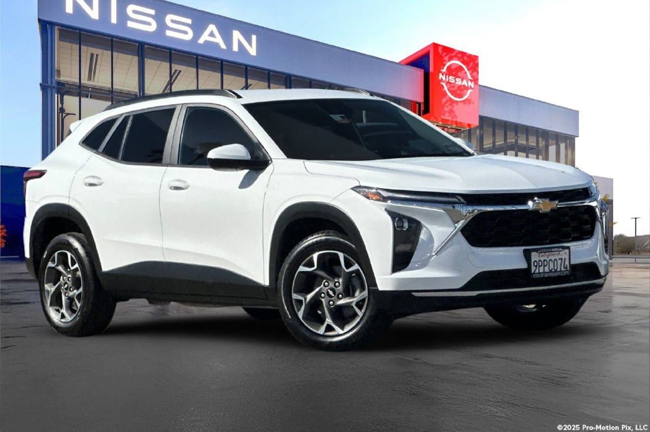 2025 Chevrolet Trax LT 1
