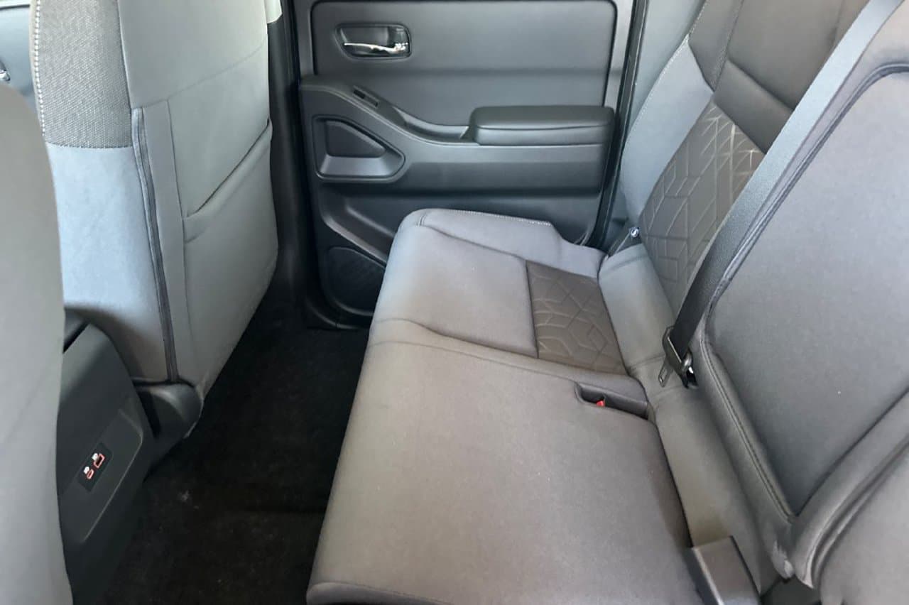2026 Nissan Frontier SV 9