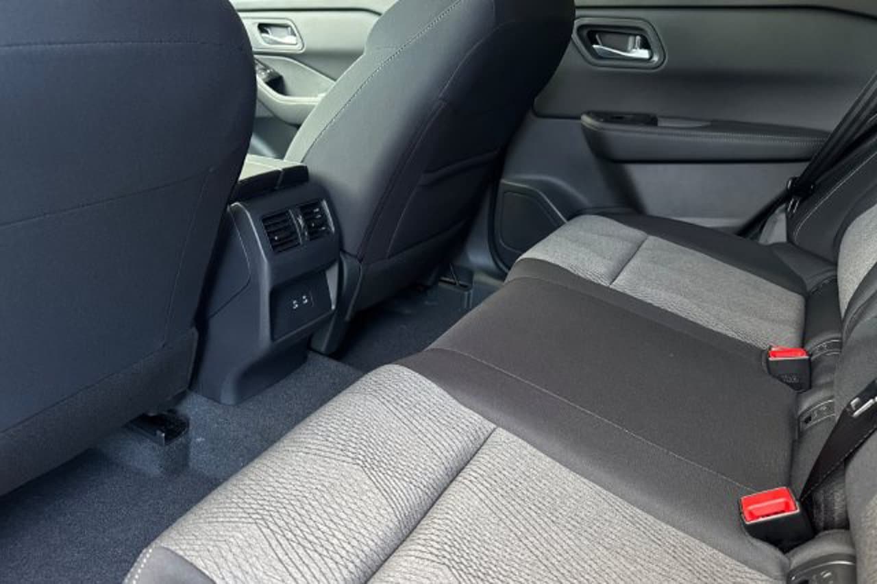 2026 Nissan Rogue SV 9