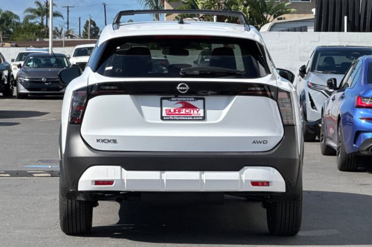 2027 Nissan Kicks SV 4