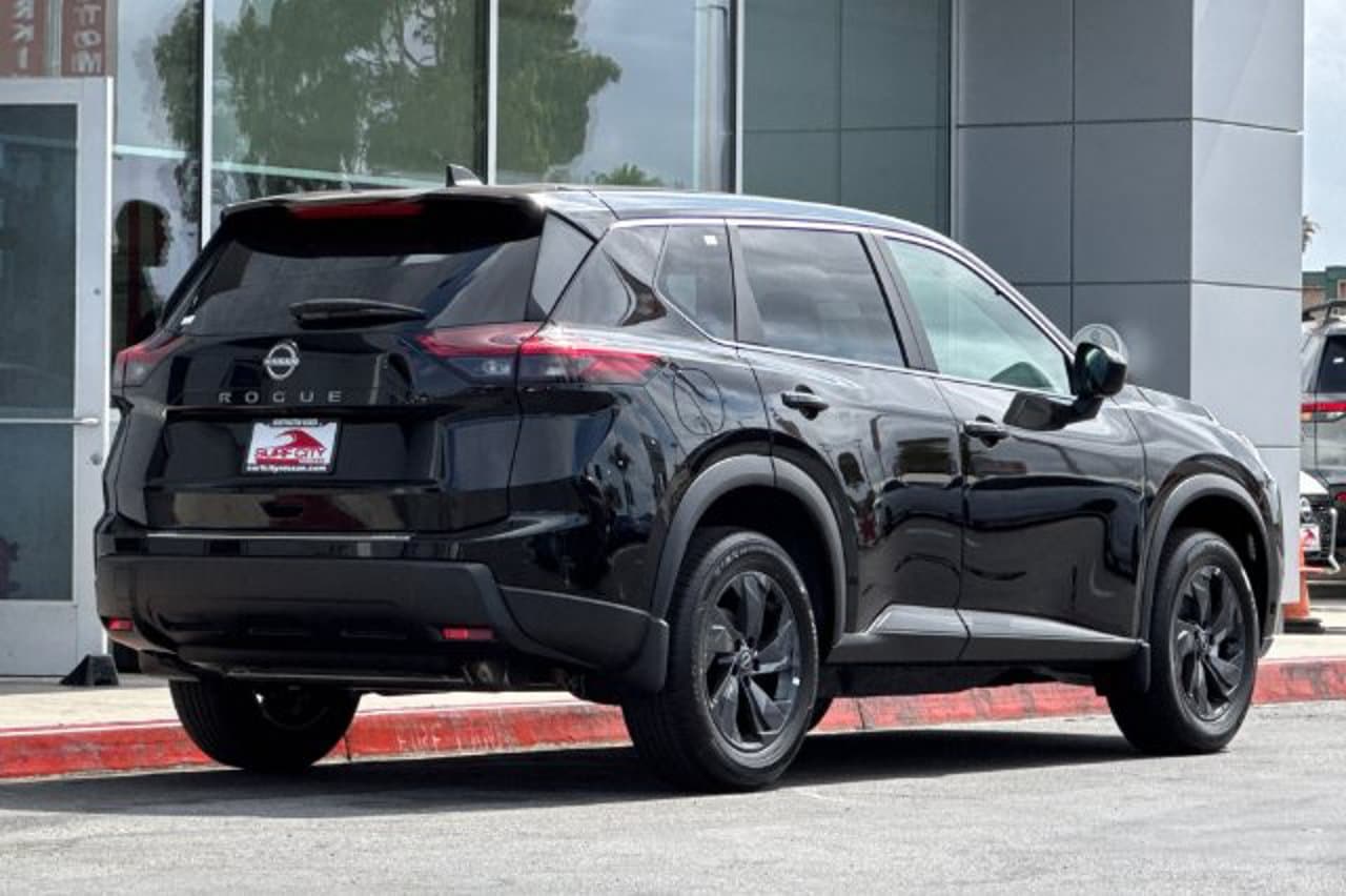 2026 Nissan Rogue SV 3