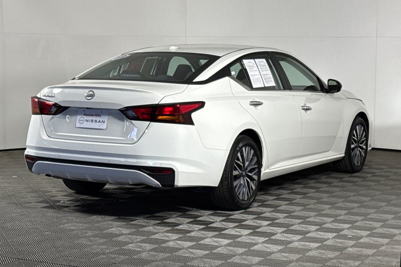 2025 Nissan Altima SV 3