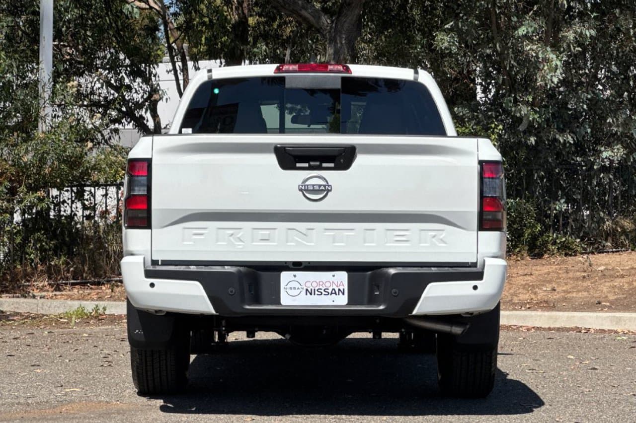 2027 Nissan Frontier SV 5