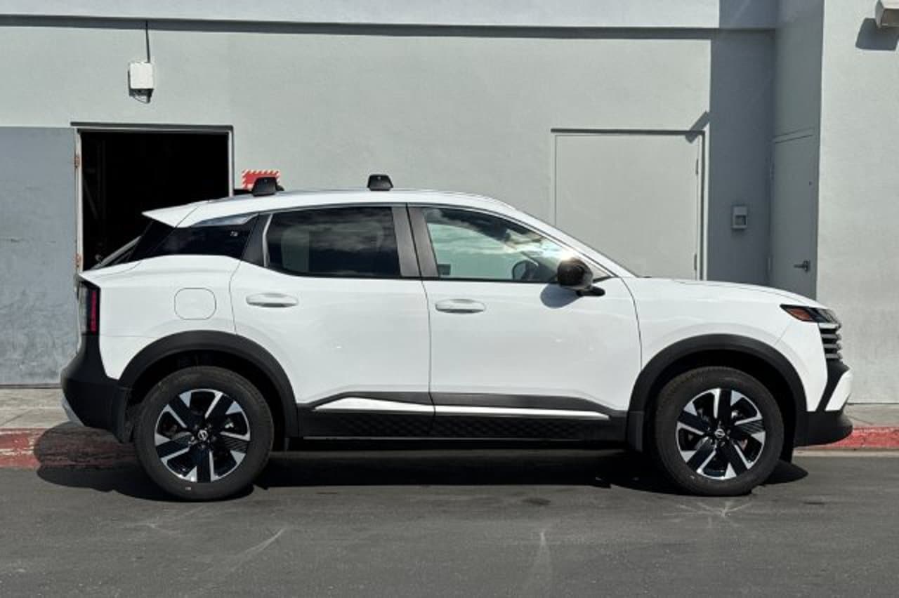 2027 Nissan Kicks SV 2