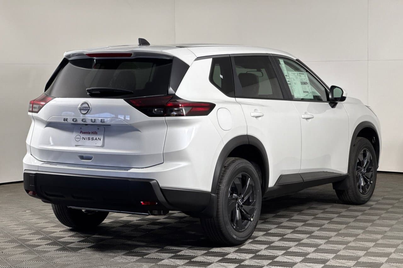 2026 Nissan Rogue SV 3