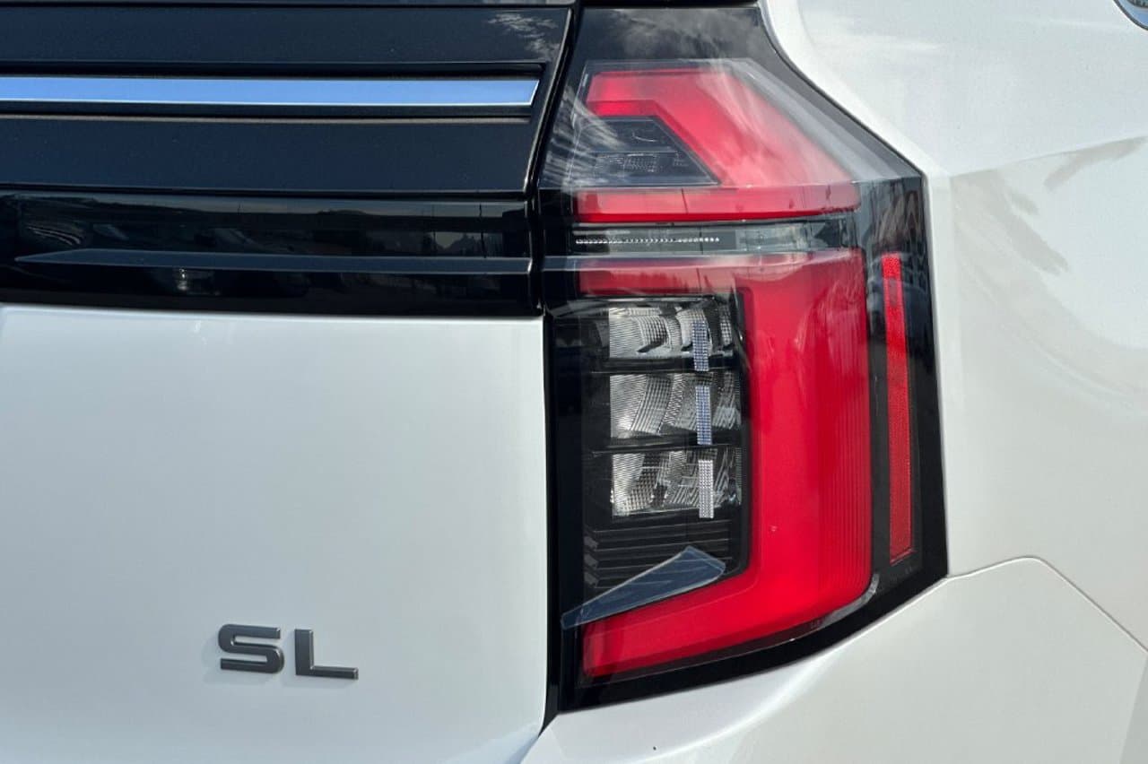 2026 Nissan Armada SL 21