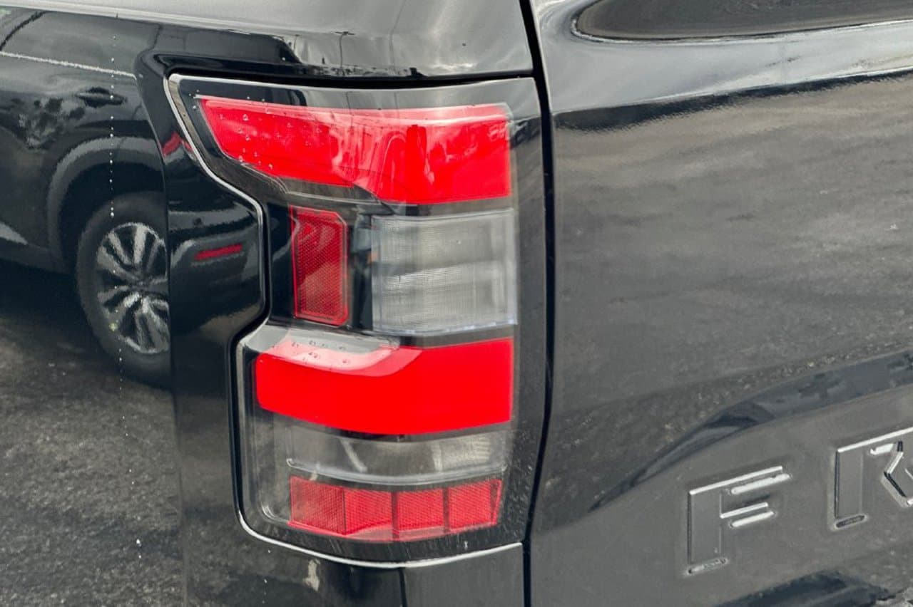 2027 Nissan Frontier SV 20