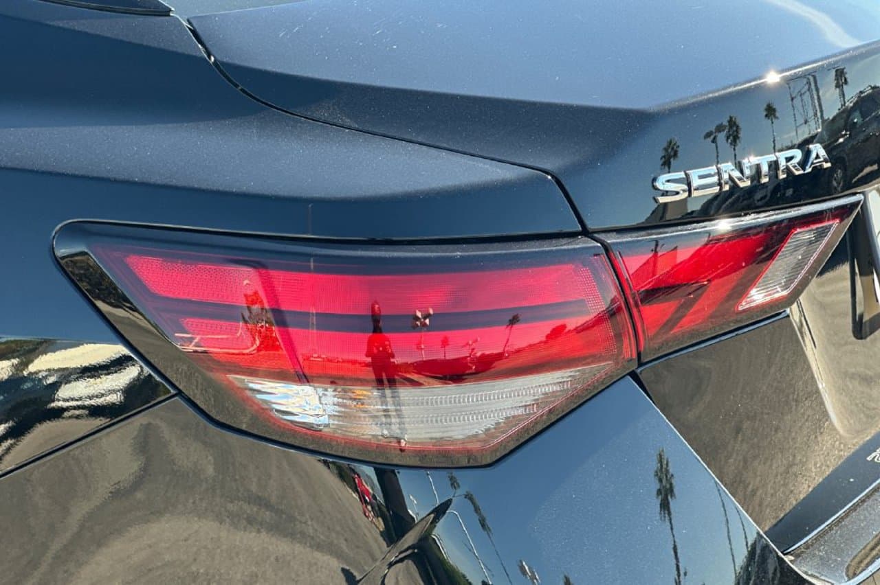2025 Nissan Sentra SV 21