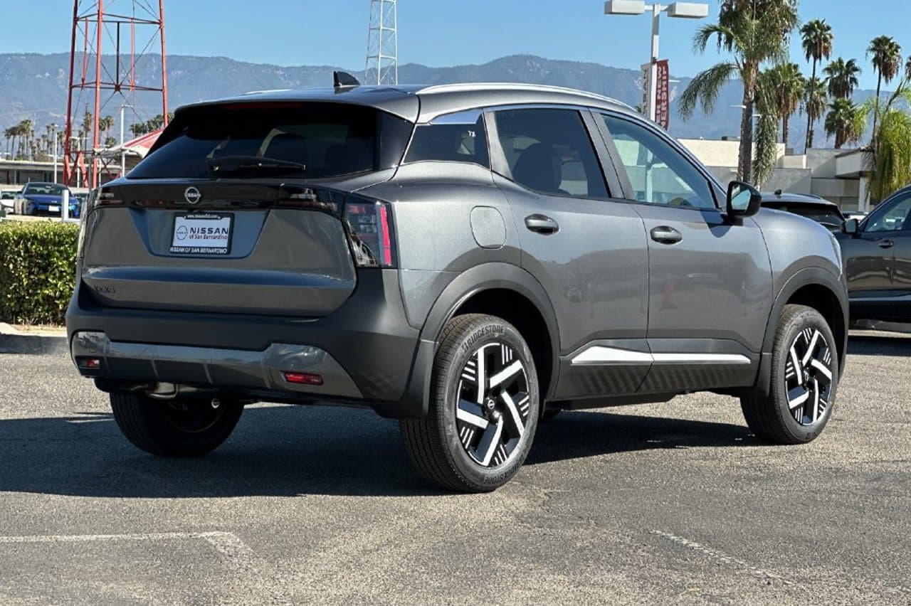 2027 Nissan Kicks SV 3