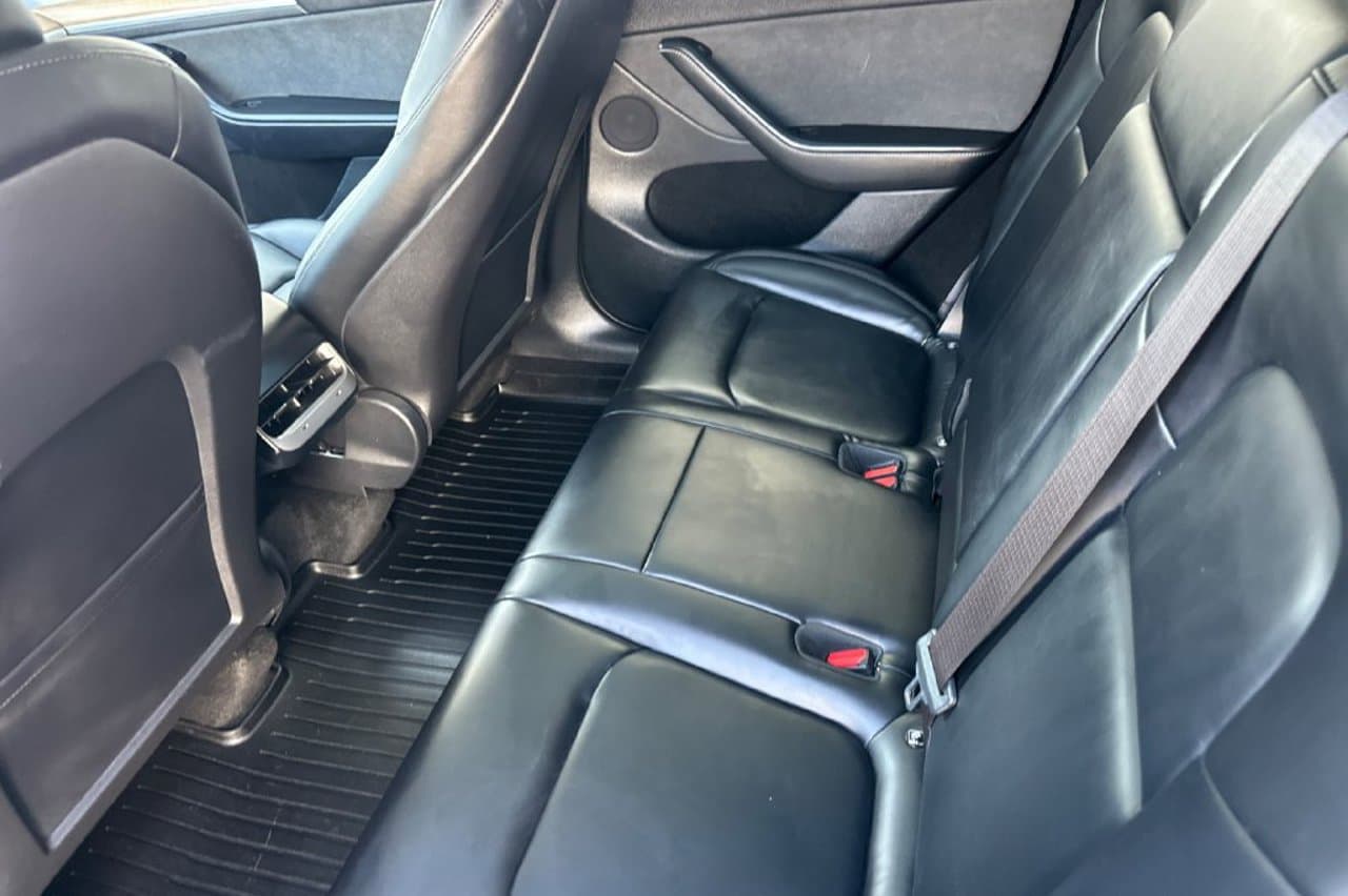 2024 Tesla Model Y Long Range 9