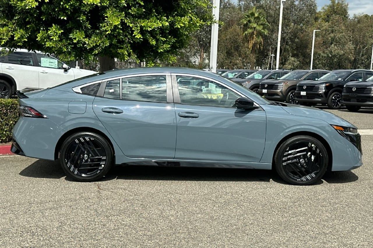 2027 Nissan Sentra SR 3