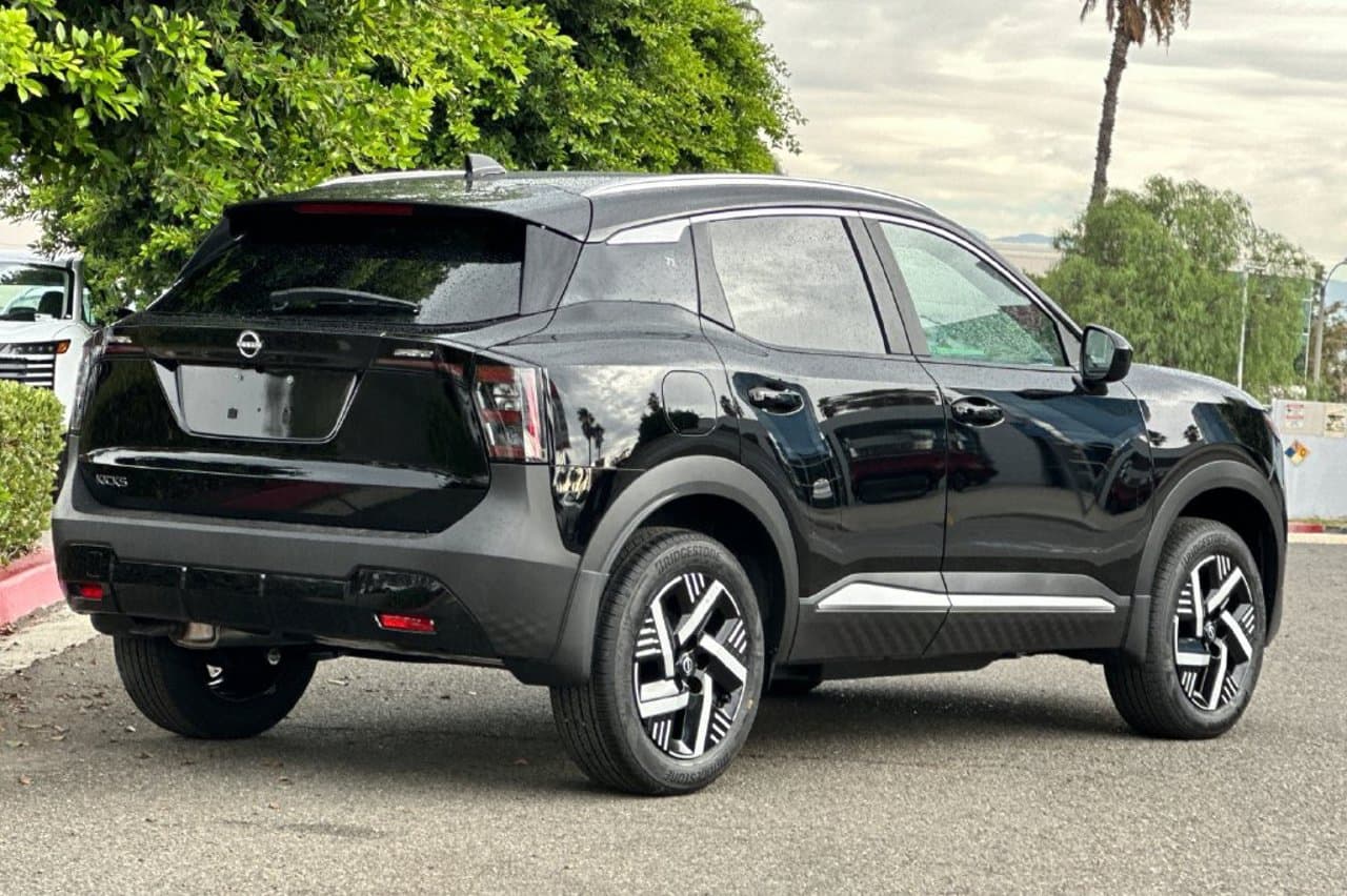 2027 Nissan Kicks SV 4