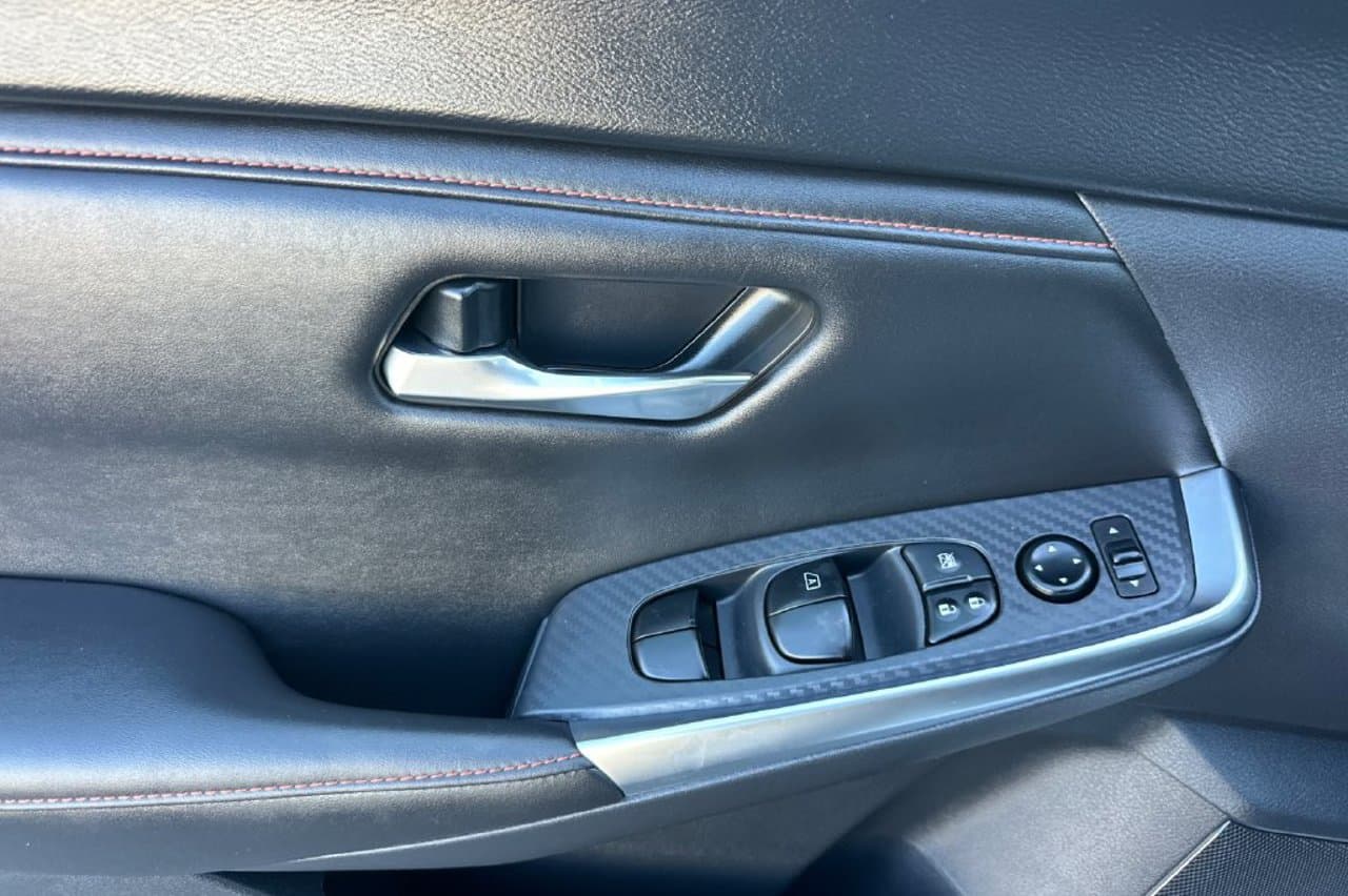 2025 Nissan Sentra SR 8