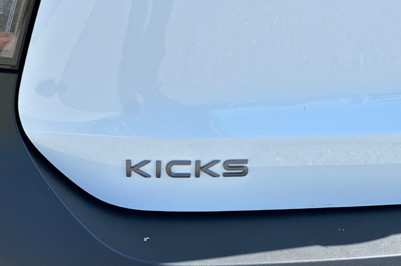 2026 Nissan Kicks SV 23