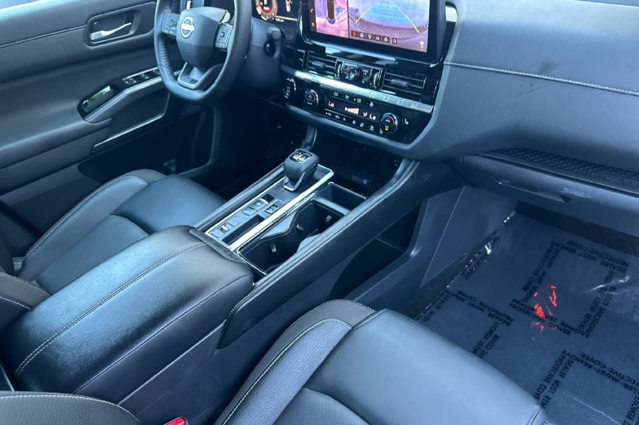 2026 Nissan Pathfinder SL 15