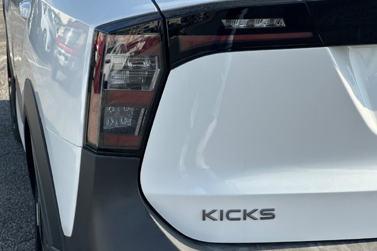 2026 Nissan Kicks SR 20