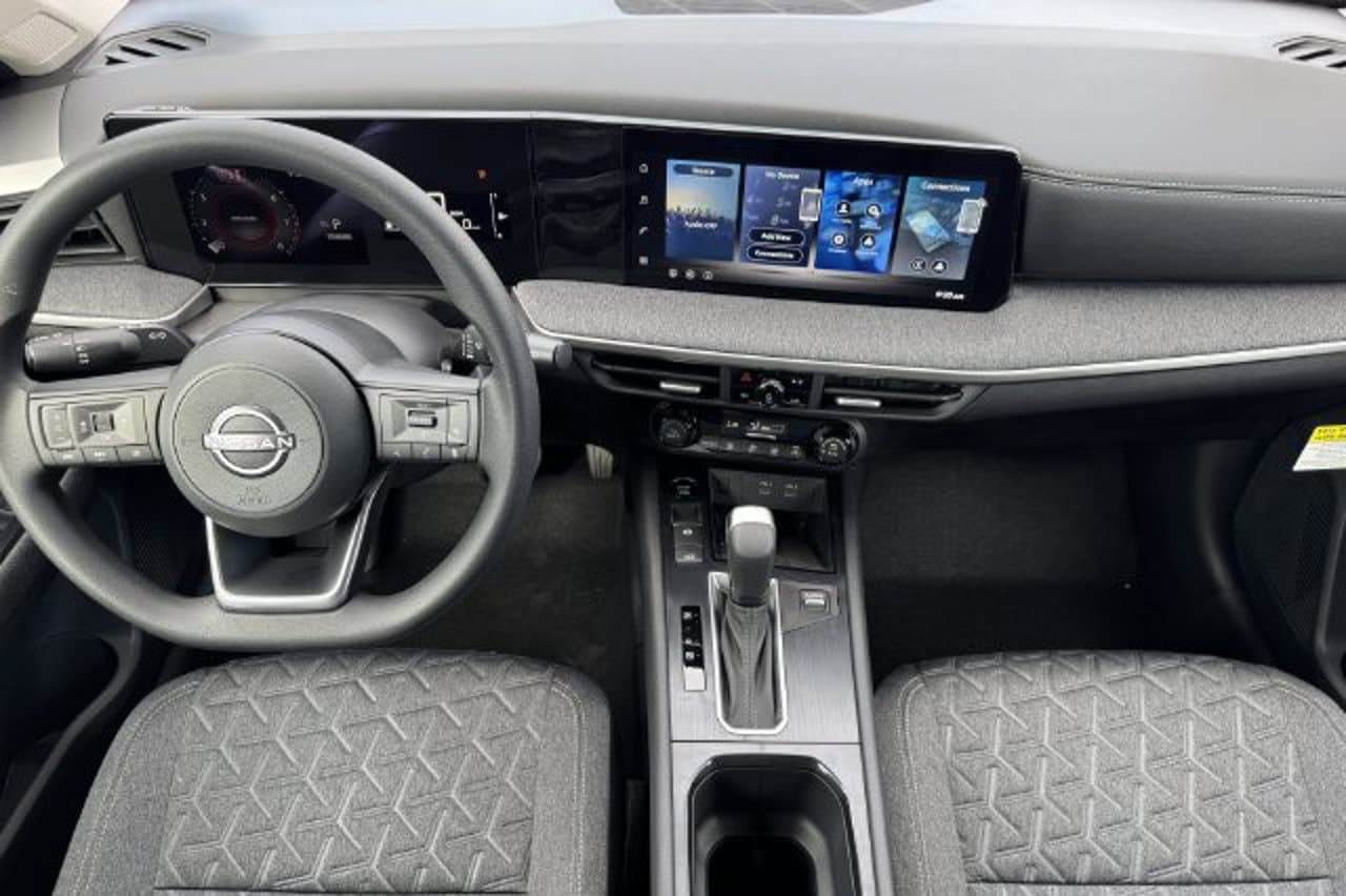 2027 Nissan Kicks SV 8