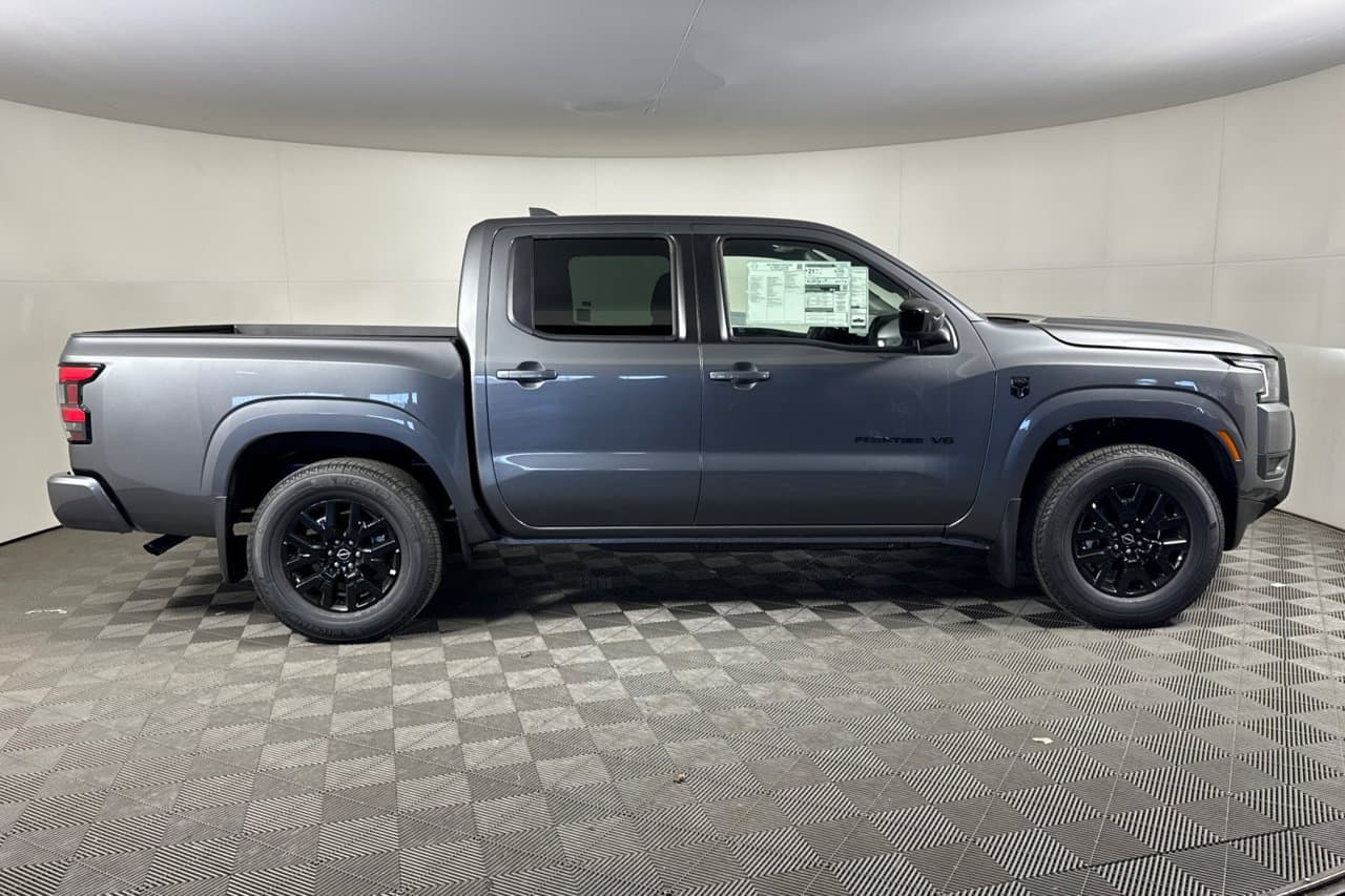 2027 Nissan Frontier SV 2