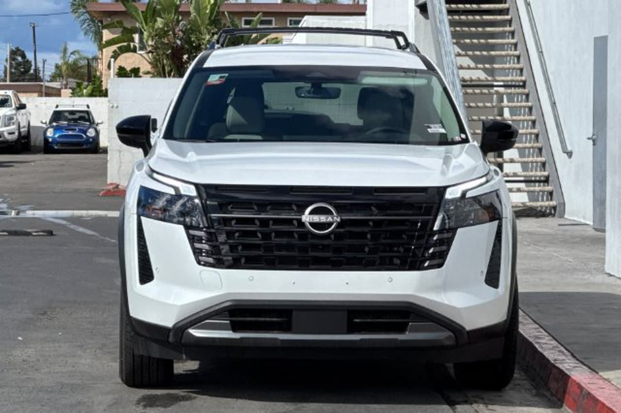 2026 Nissan Pathfinder SL 6