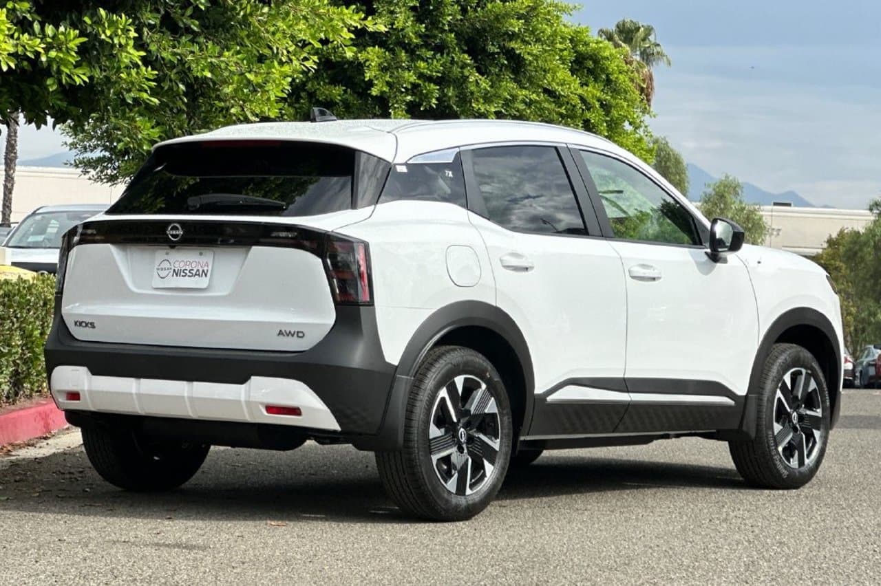 2027 Nissan Kicks SV 4