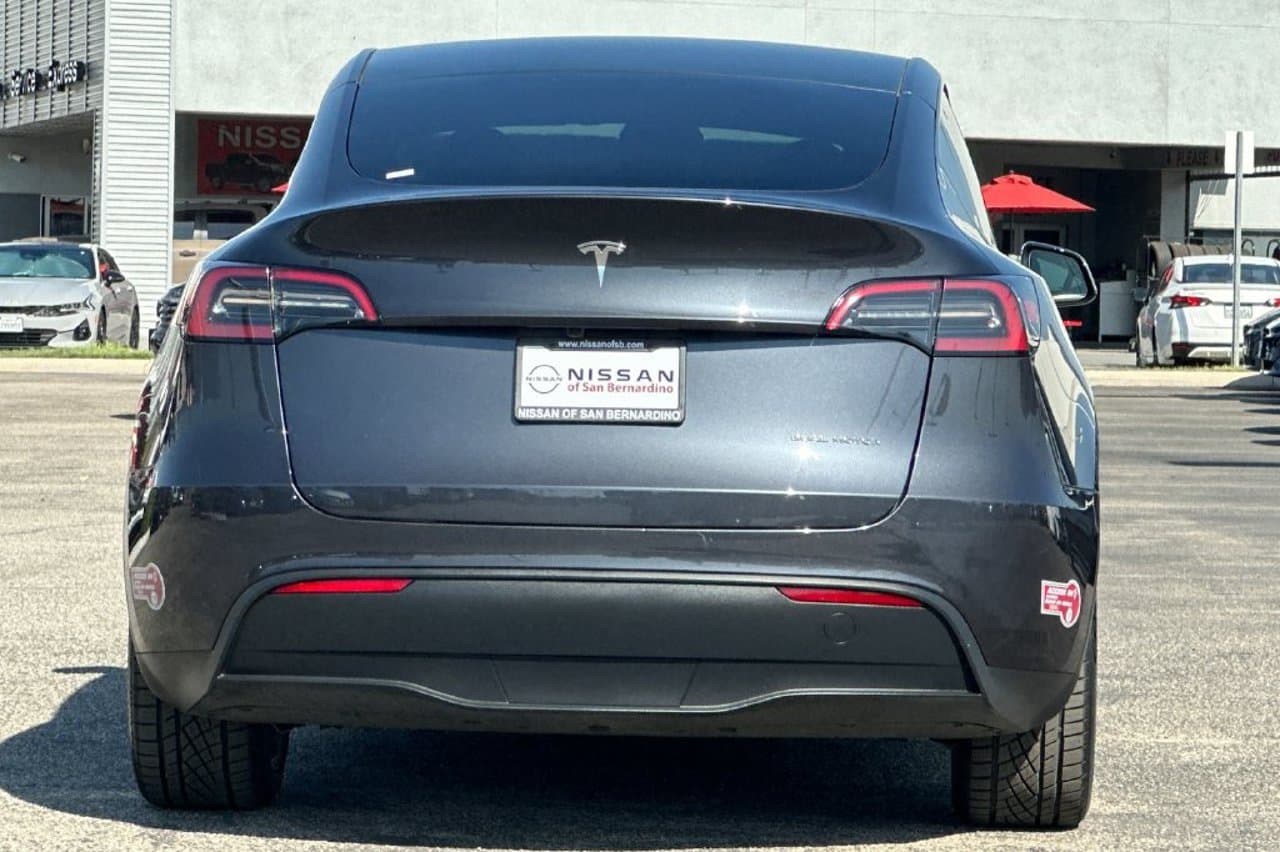 2024 Tesla Model Y Long Range 4