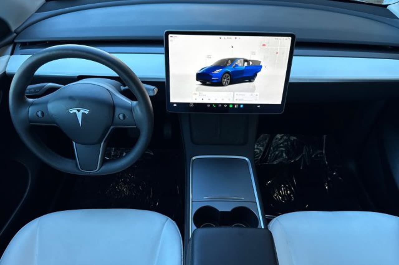 2025 Tesla Model Y Long Range 11