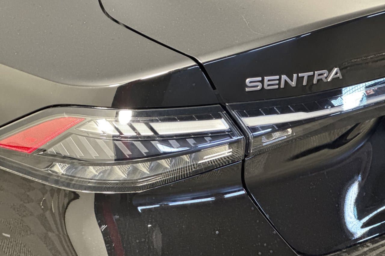 2027 Nissan Sentra SV 22