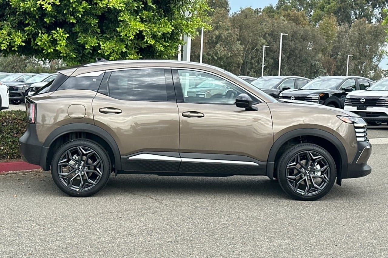 2027 Nissan Kicks SR 3