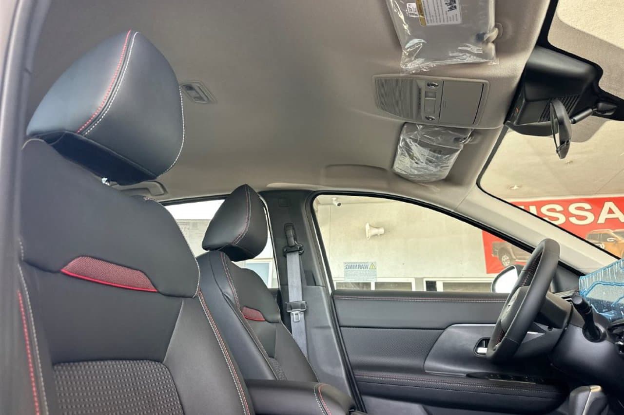 2027 Nissan Kicks SR 14