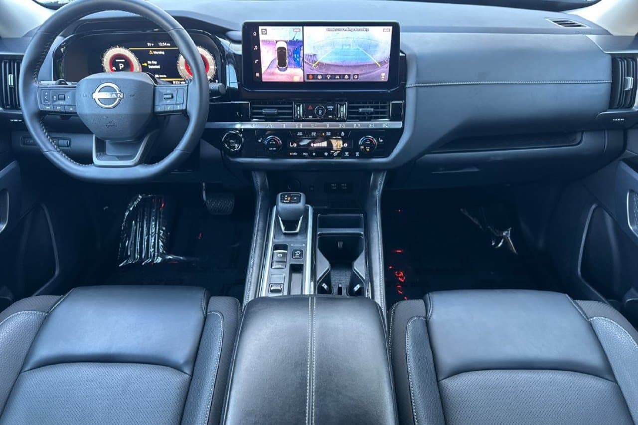 2026 Nissan Pathfinder SL 11