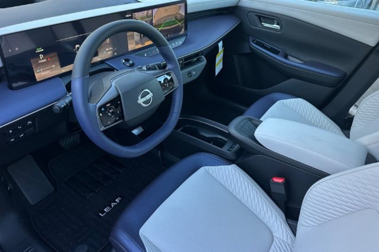 2026 Nissan LEAF PLATINUM+ 7