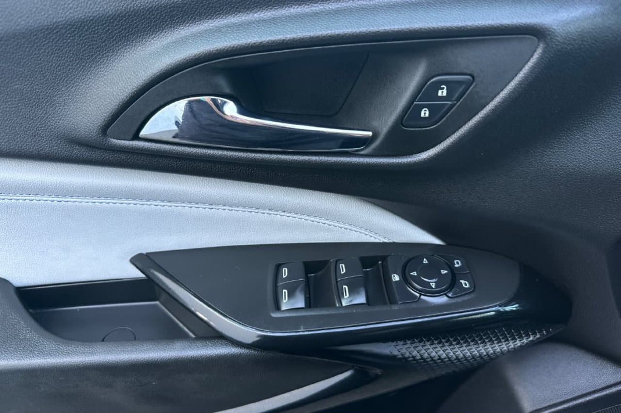 2025 Chevrolet Trax LT 9