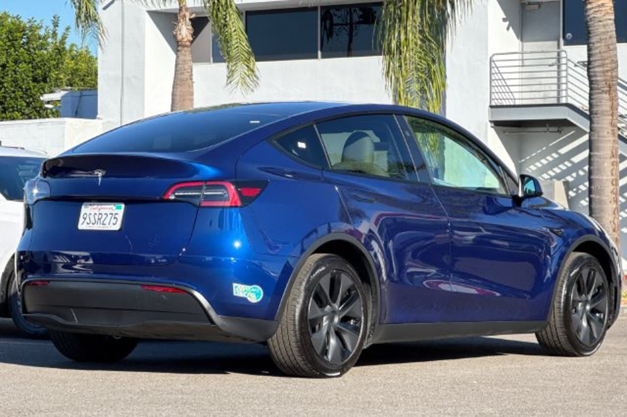 2025 Tesla Model Y Long Range 4
