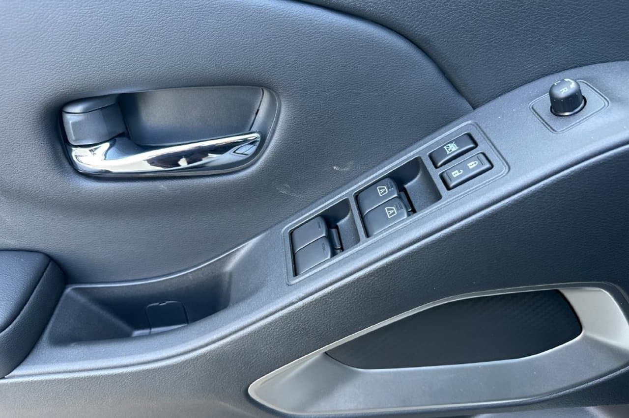 2027 Nissan Frontier SV 9