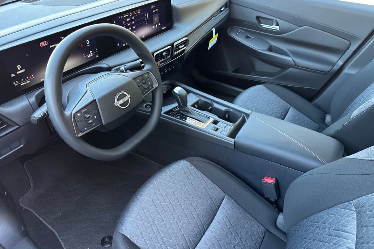 2027 Nissan Sentra SV 8