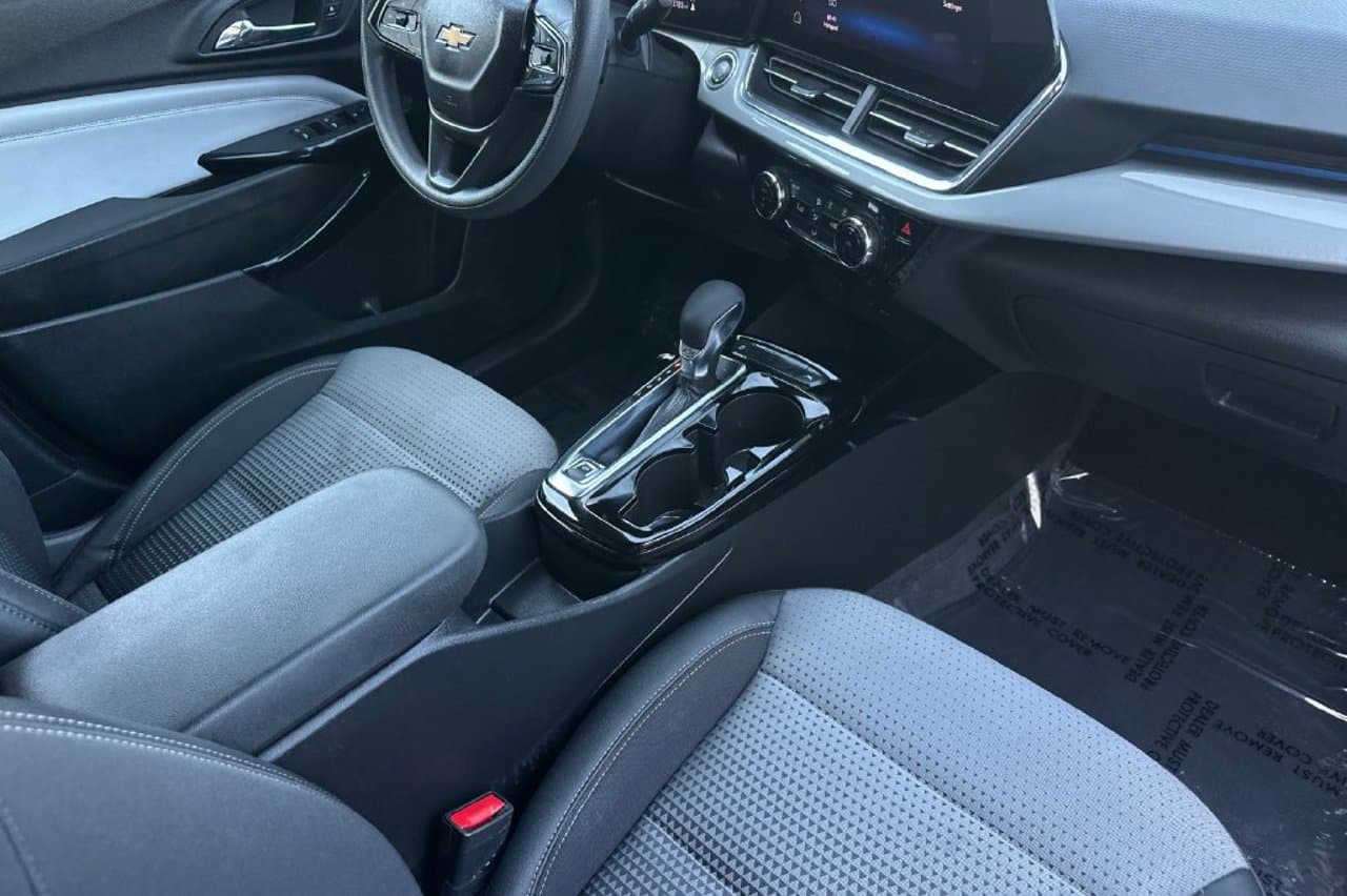 2025 Chevrolet Trax LT 14