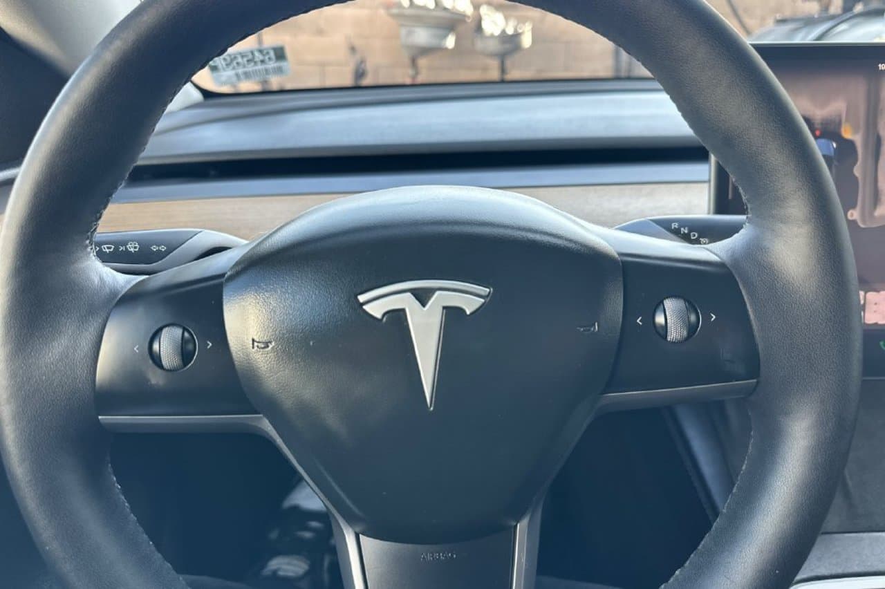 2024 Tesla Model Y Long Range 19
