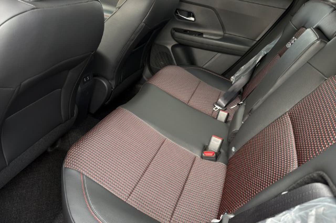 2027 Nissan Kicks SR 9